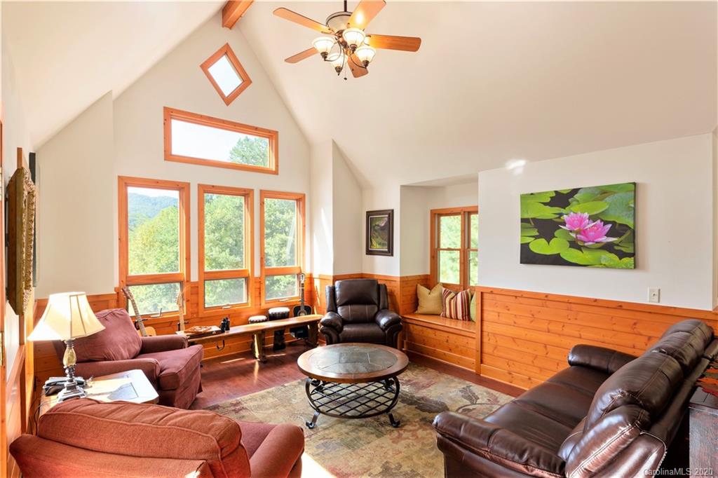 18 Highwoods Drive Leicester NC 28748
