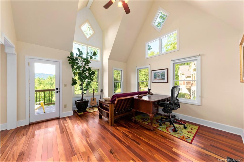 18 Highwoods Drive Leicester NC 28748