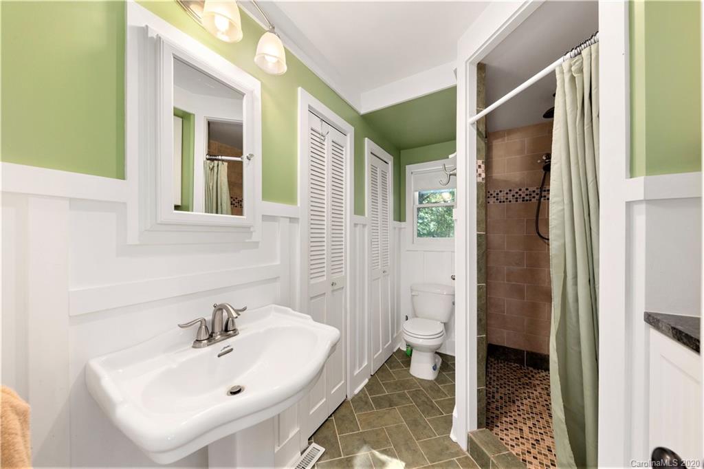 18 Highwoods Drive Leicester NC 28748