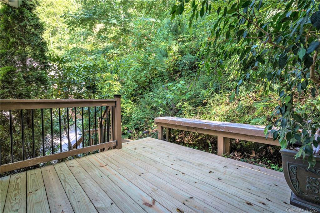 18 Highwoods Drive Leicester NC 28748