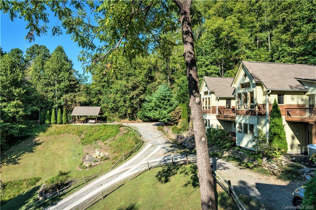 18 Highwoods Drive Leicester NC 28748