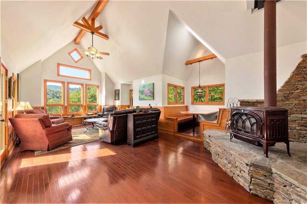 18 Highwoods Drive Leicester NC 28748