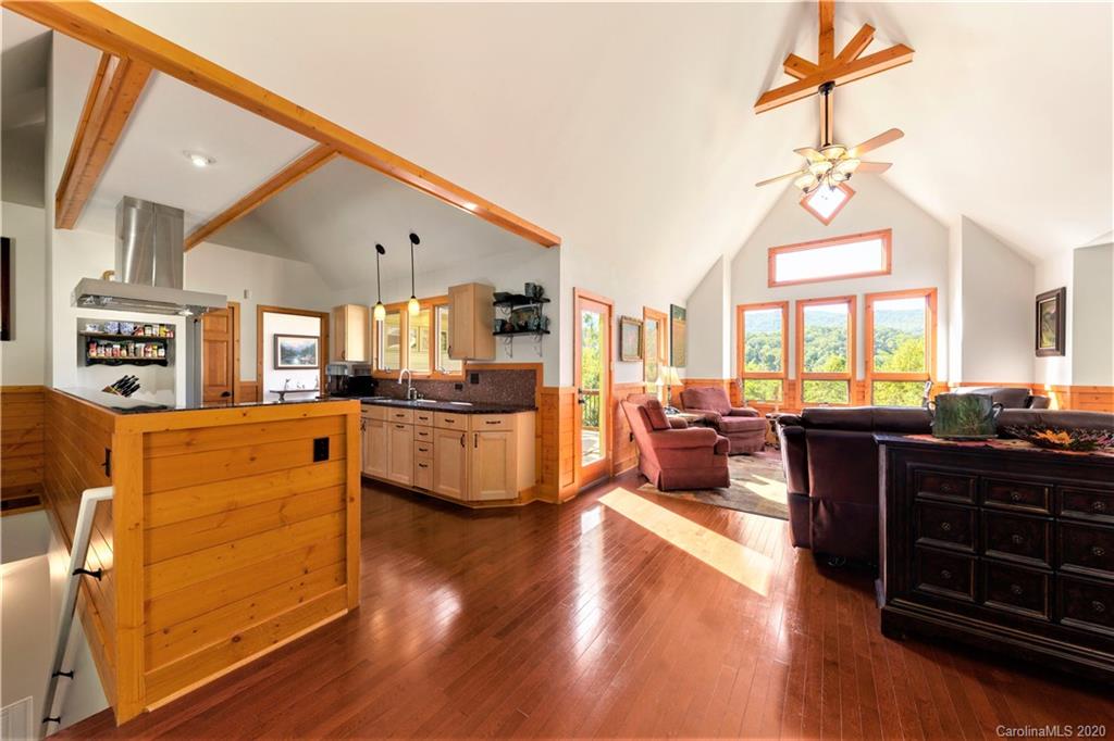 18 Highwoods Drive Leicester NC 28748