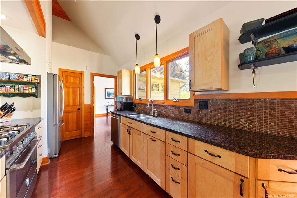 18 Highwoods Drive Leicester NC 28748