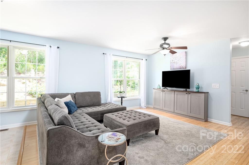 326 Macneil Way Weaverville NC 28787