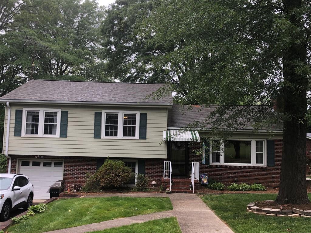 329 10th Street Drive Nw Hickory NC 28601