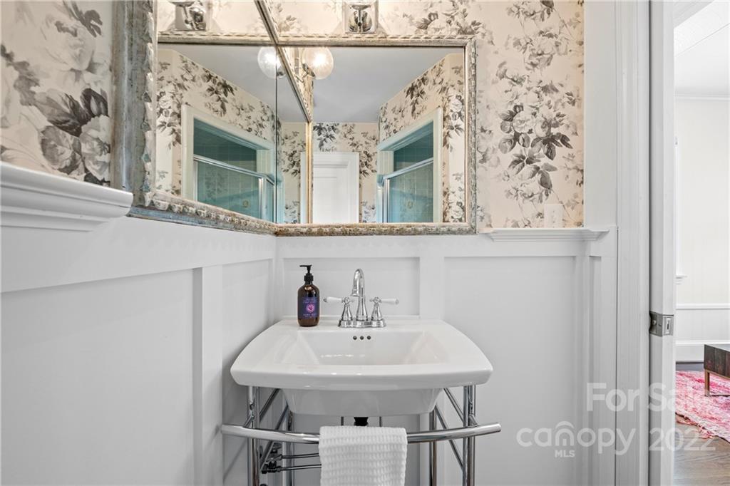 2241 Colony Road Charlotte NC 28209