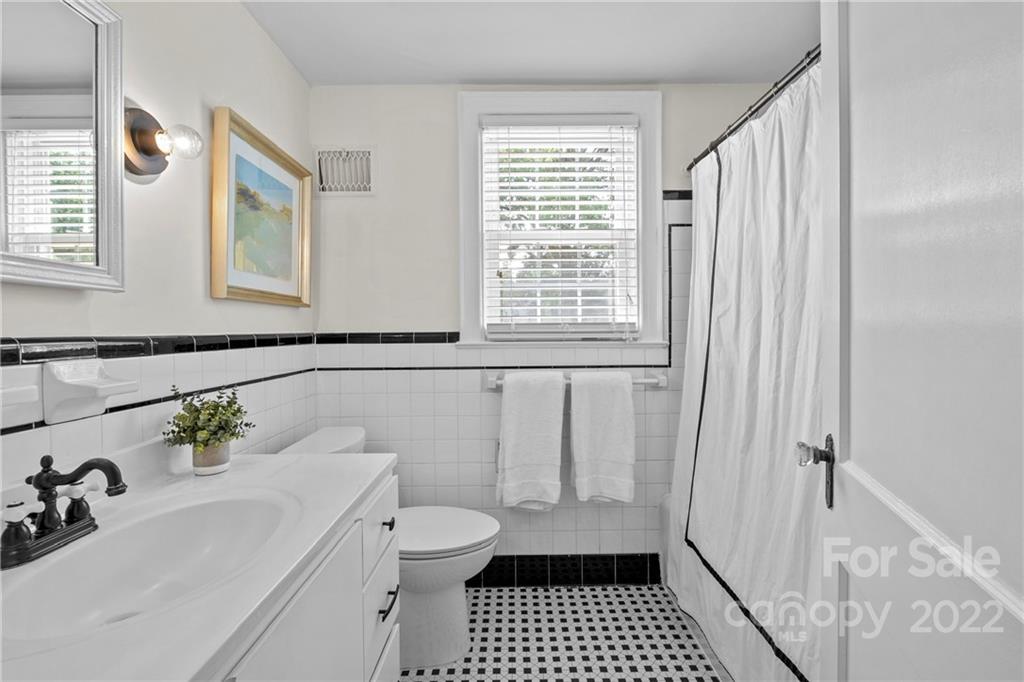 2241 Colony Road Charlotte NC 28209