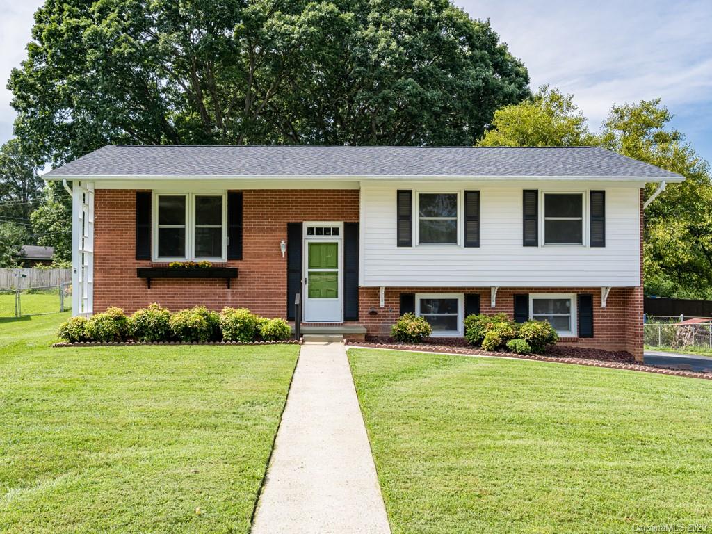 18 Oak Leaf Lane Arden NC 28704