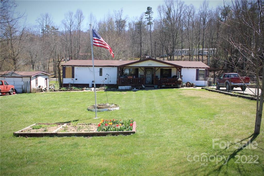 20 Reeves Road Leicester NC 28748