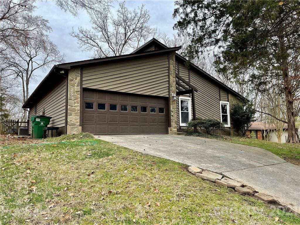 10018 Silver Lake Court Charlotte NC 28277