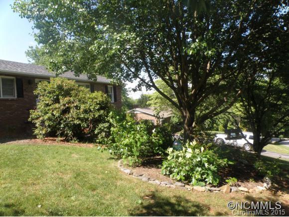 30 Fieldcrest Circle Asheville NC 28806