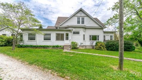 34 Kit Carson Lane Hendersonville NC 28791