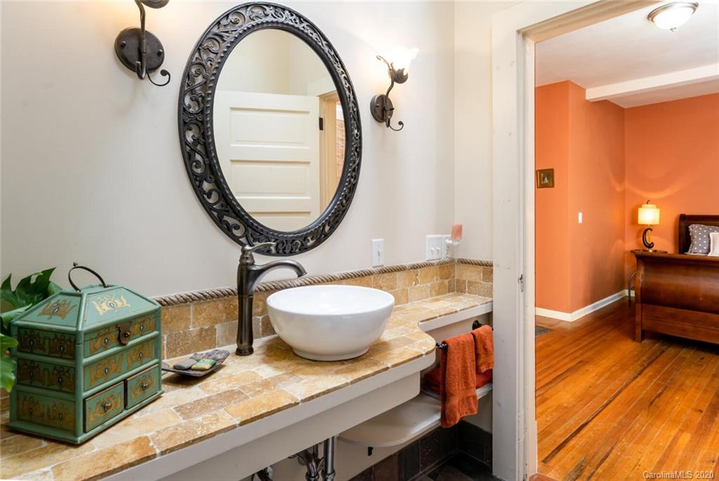 86 Forsythe Street Asheville NC 28801