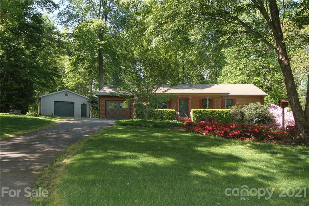 3915 Cherry Grove Drive Hickory NC 28602