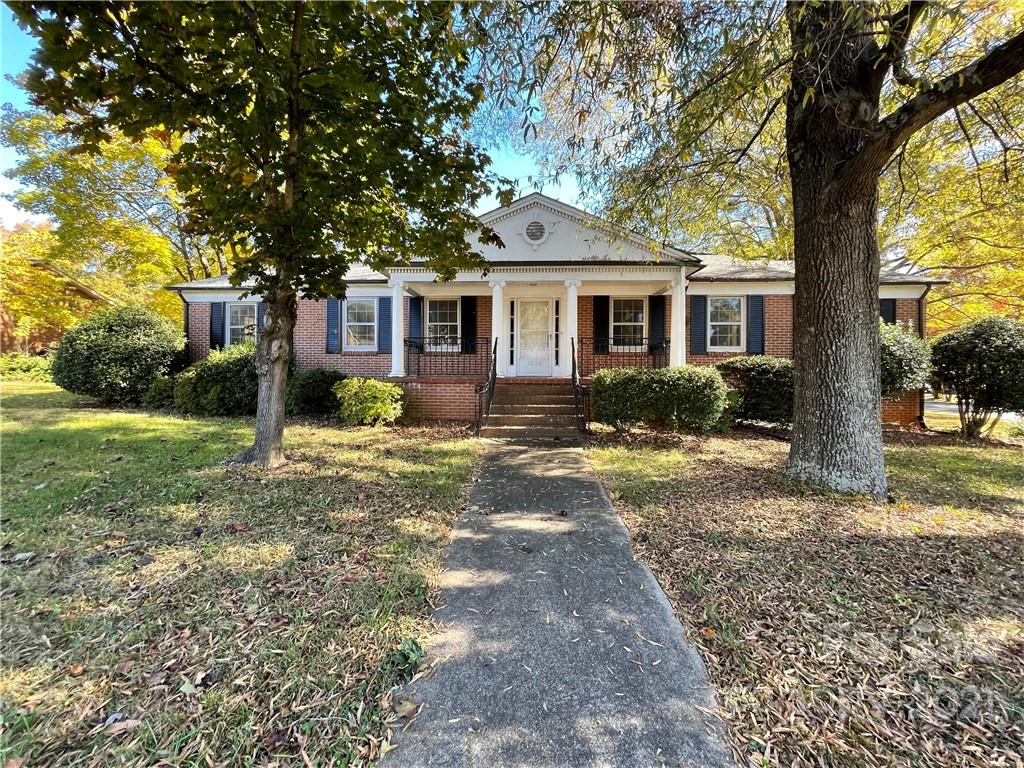 1206 9th Street NW Hickory NC 28601