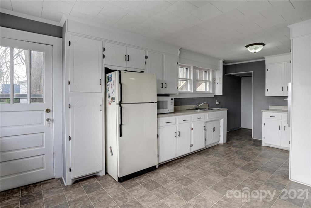 602 Kanuga Road Hendersonville NC 28739