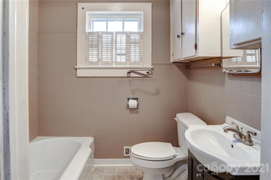 602 Kanuga Road Hendersonville NC 28739