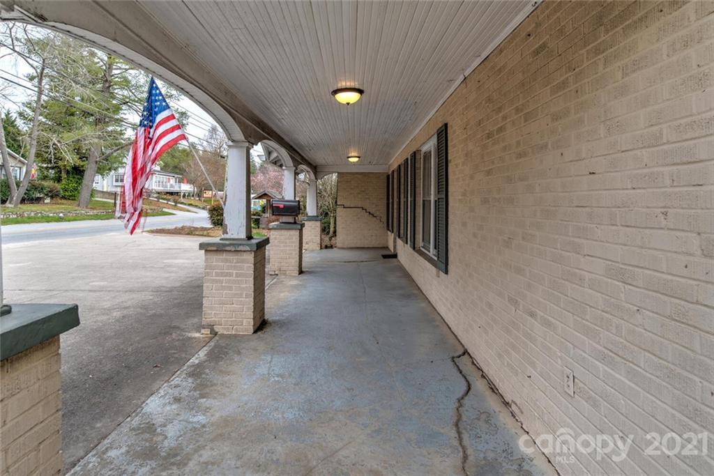 602 Kanuga Road Hendersonville NC 28739