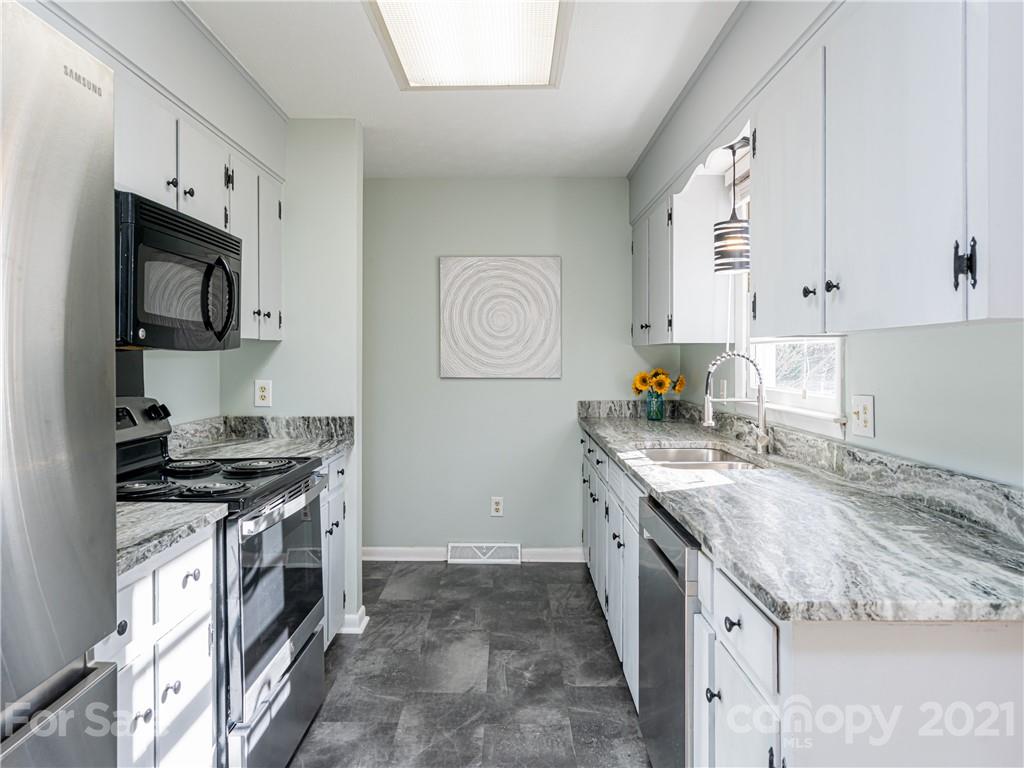 54 Brucemont Circle Asheville NC 28806