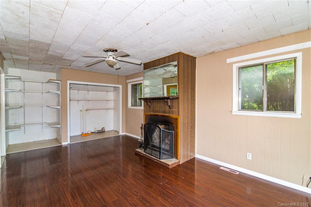 971 W Chapel Road Asheville NC 28803