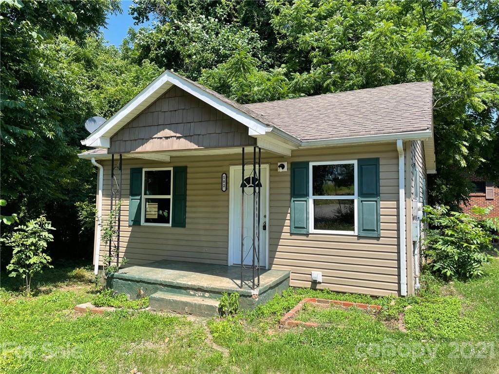 102 Roper Street Morganton NC 28655