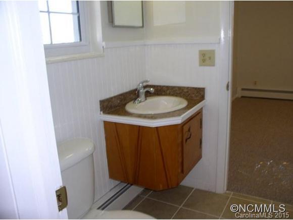 21 Nicholson Lane Etowah NC 28729