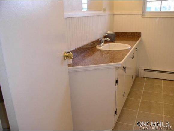 21 Nicholson Lane Etowah NC 28729