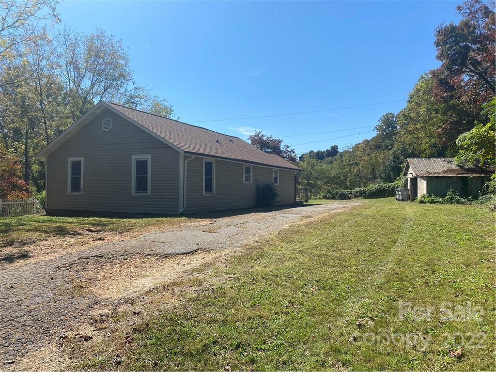 1514 Wakefield Drive Nw, Lenoir NC Real Estate Listing MLS Car3912816
