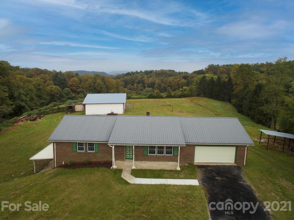 364 Twin Lakes Drive Flat Rock NC 28731
