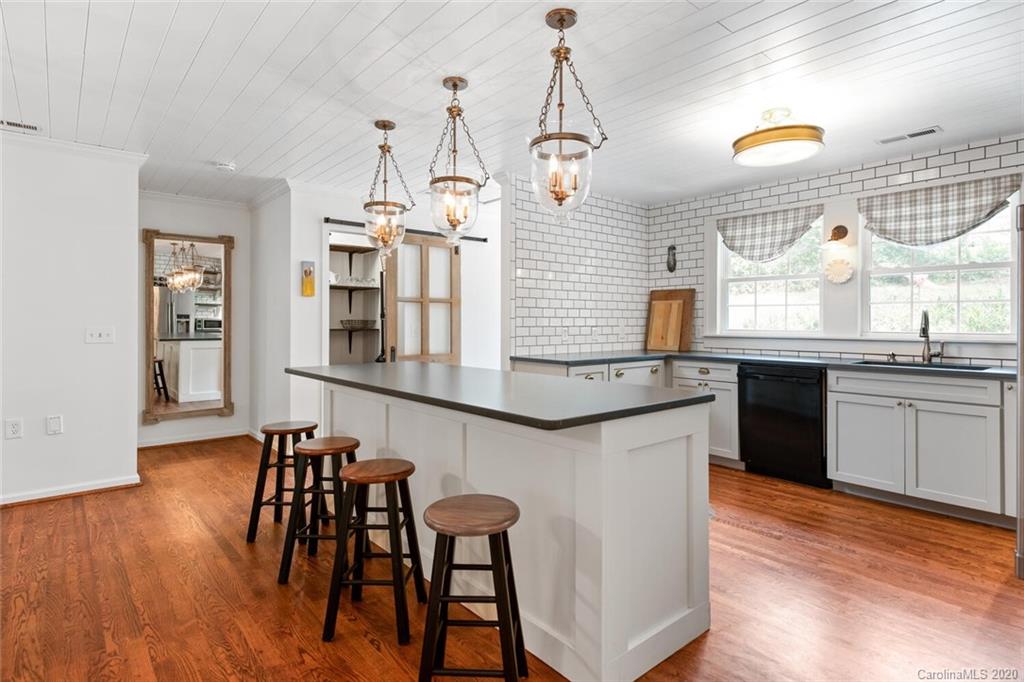 27 Woodland Drive Fairview NC 28730