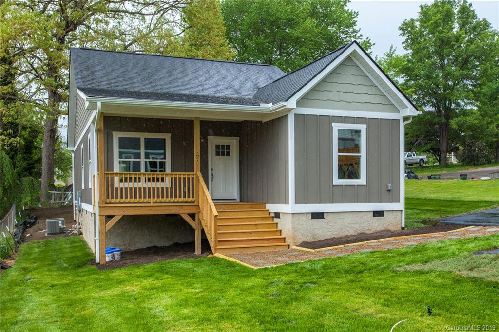 7 Lola Lilly Place Asheville NC 28803