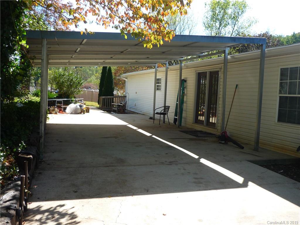 210 Foster Creek Road Horse Shoe NC 28742