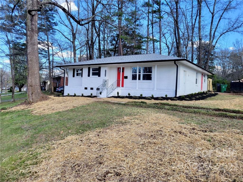 4000 Tipperary Place Charlotte NC 28215