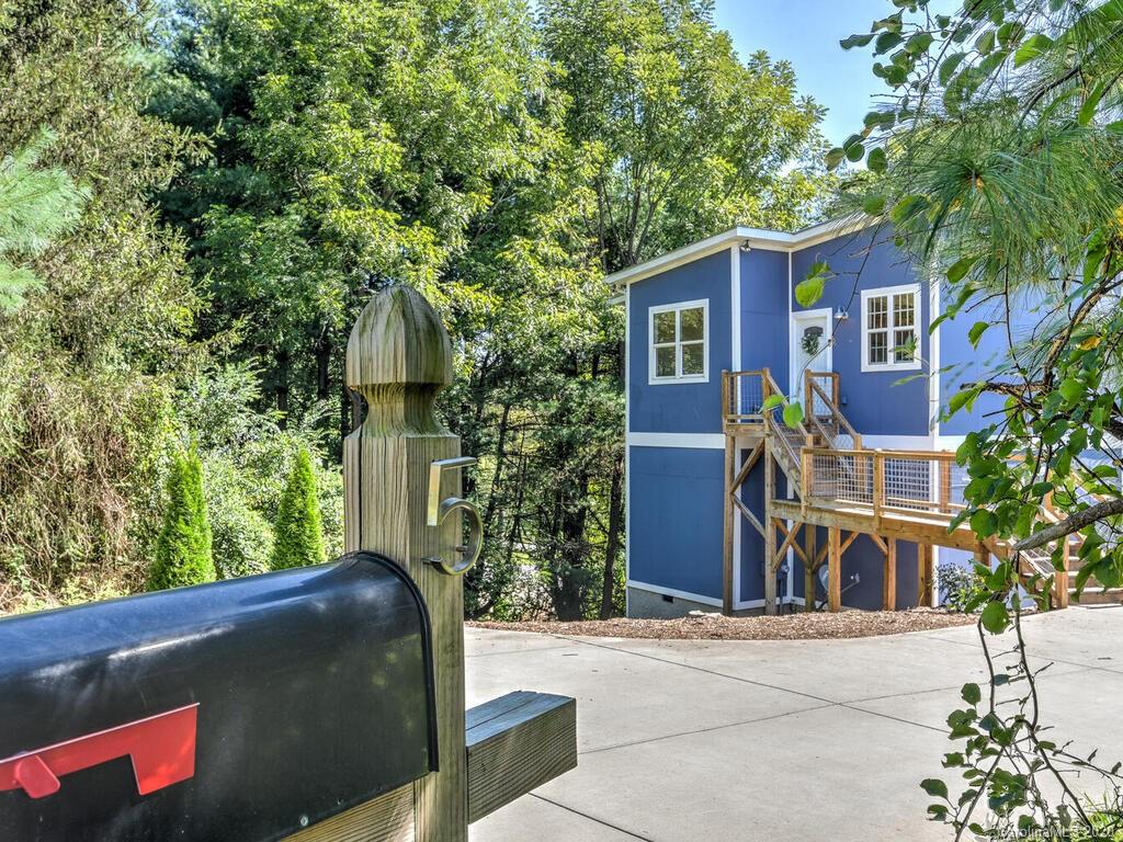 5 Asbury Place Candler NC 28715
