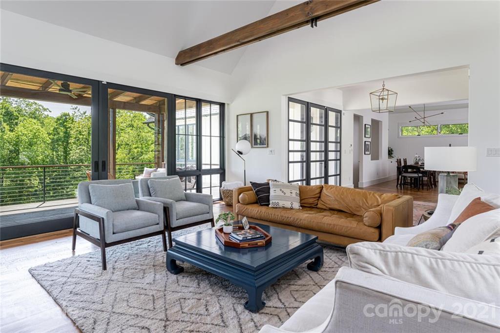 25 Wandering Oaks Way Asheville NC 28805