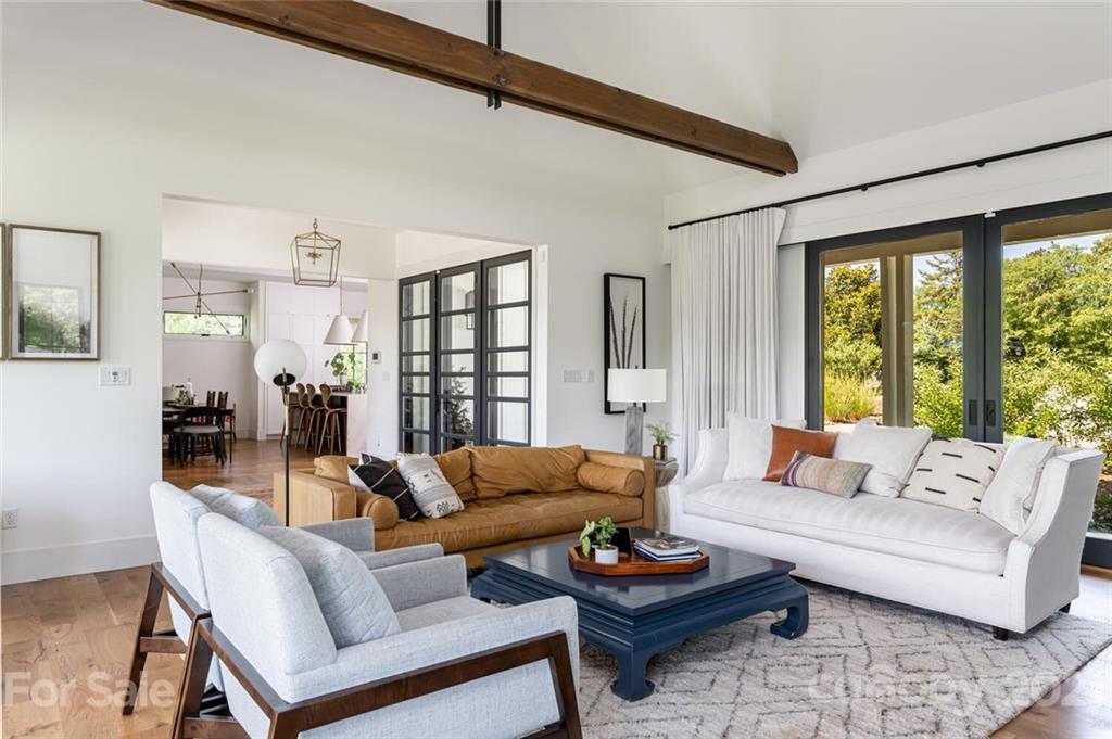 25 Wandering Oaks Way Asheville NC 28805