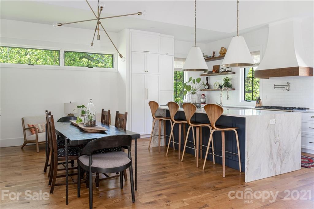 25 Wandering Oaks Way Asheville NC 28805