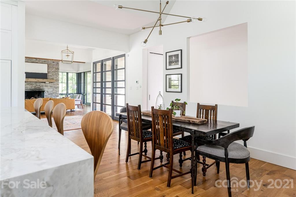 25 Wandering Oaks Way Asheville NC 28805