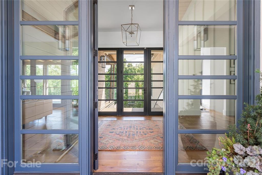 25 Wandering Oaks Way Asheville NC 28805