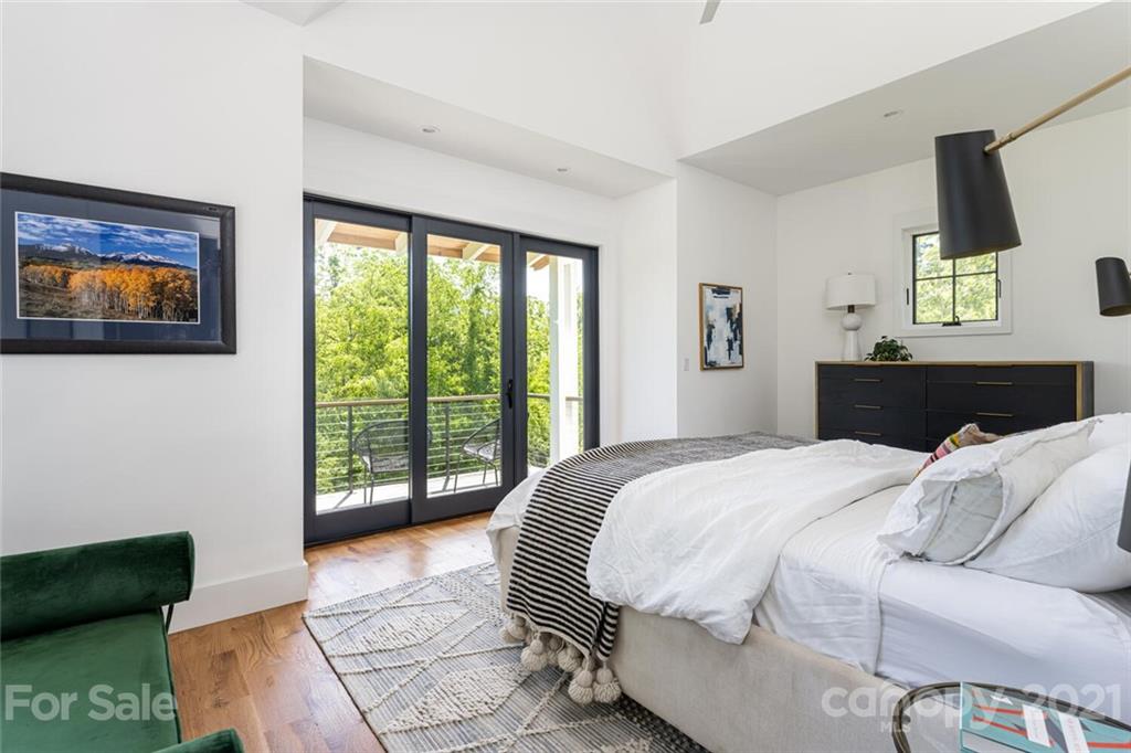 25 Wandering Oaks Way Asheville NC 28805