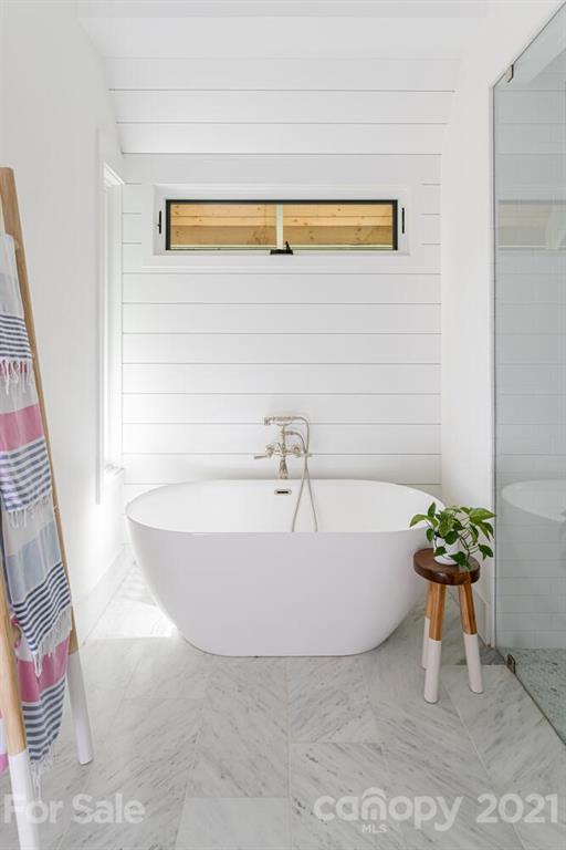 25 Wandering Oaks Way Asheville NC 28805