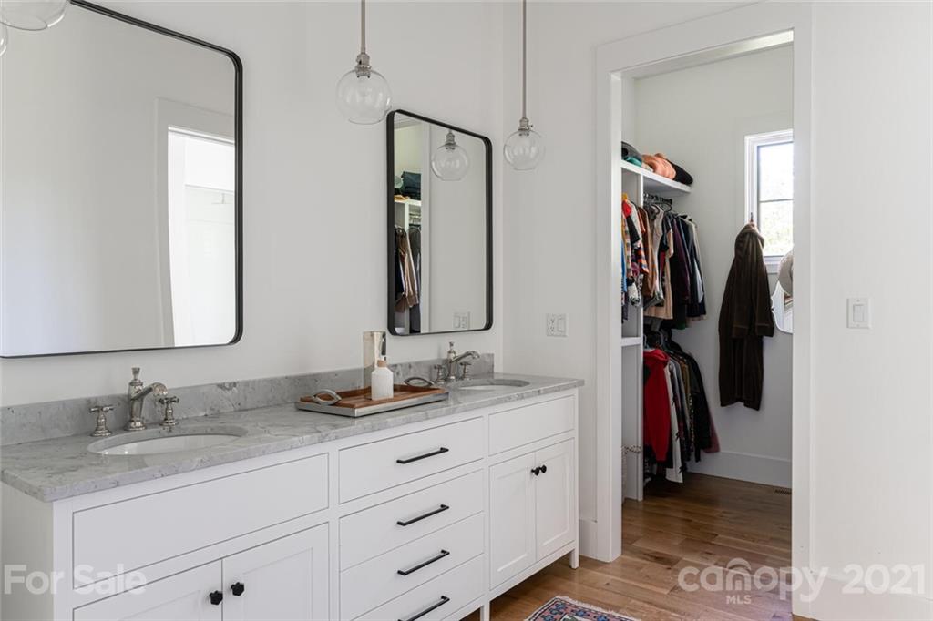 25 Wandering Oaks Way Asheville NC 28805