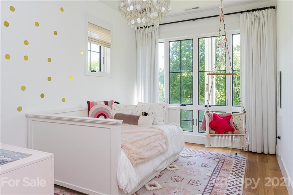 25 Wandering Oaks Way Asheville NC 28805