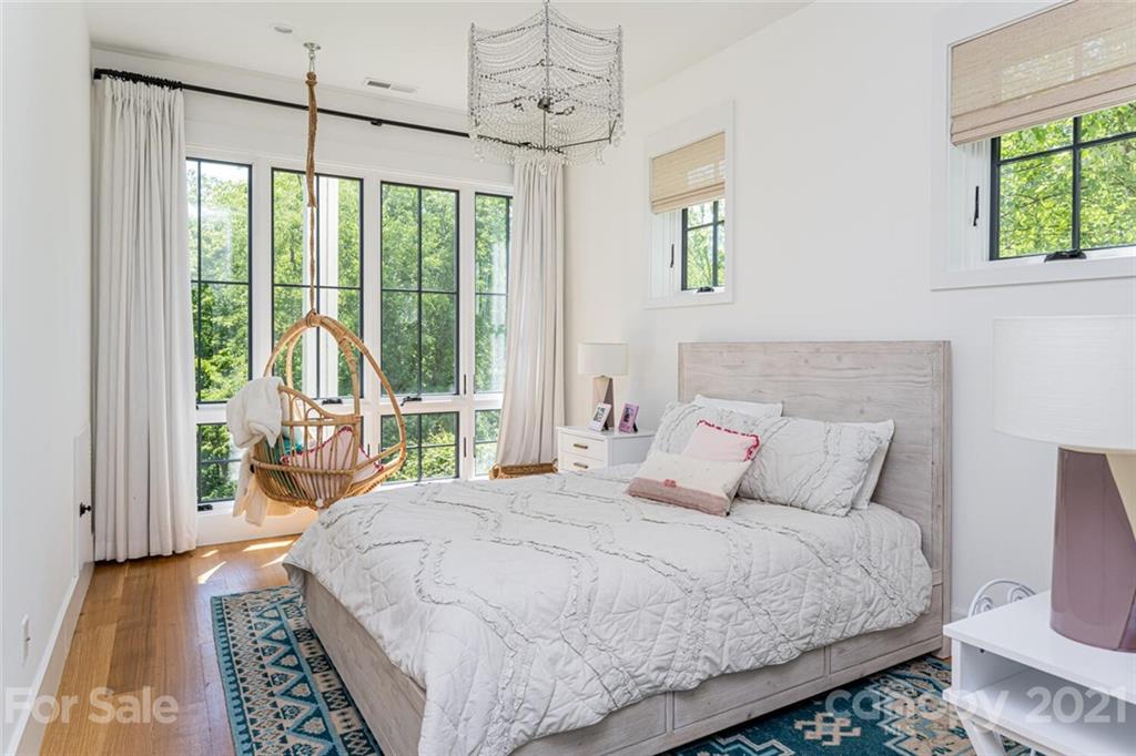 25 Wandering Oaks Way Asheville NC 28805