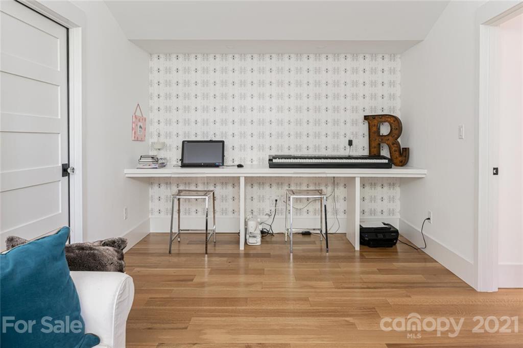 25 Wandering Oaks Way Asheville NC 28805