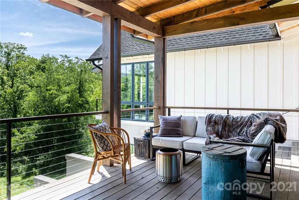 25 Wandering Oaks Way Asheville NC 28805