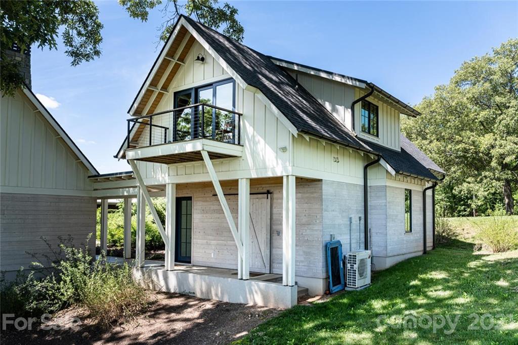 25 Wandering Oaks Way Asheville NC 28805