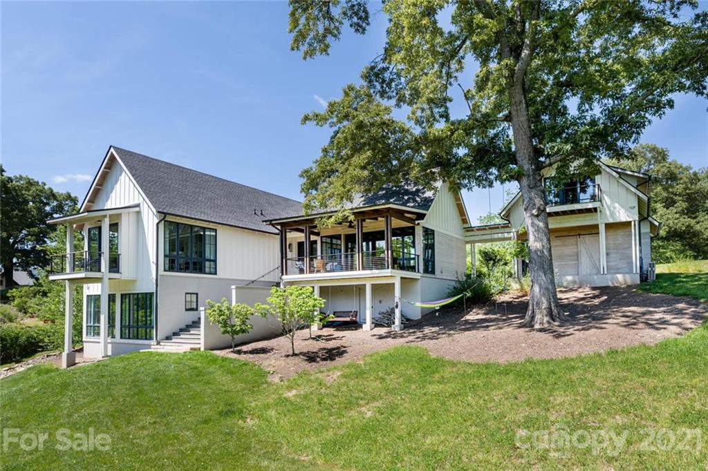 25 Wandering Oaks Way Asheville NC 28805