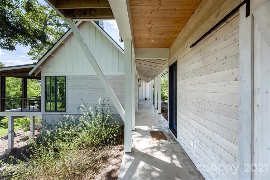 25 Wandering Oaks Way Asheville NC 28805